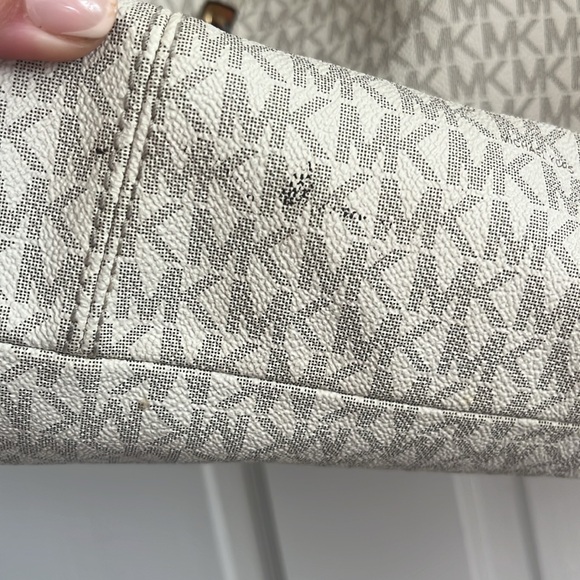 Michael Kors Shoulder Bag - Picture 4 of 9